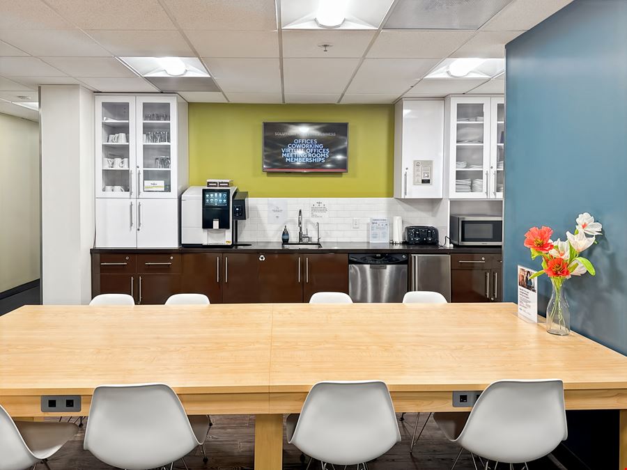 CA, Sausalito - Harbor Drive Executive Park