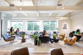 Expansive Coworking Lounge