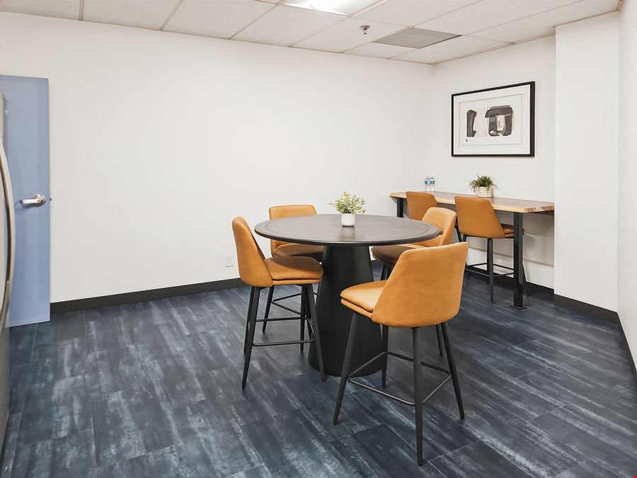 MO, St. Louis - Craigshire Rd