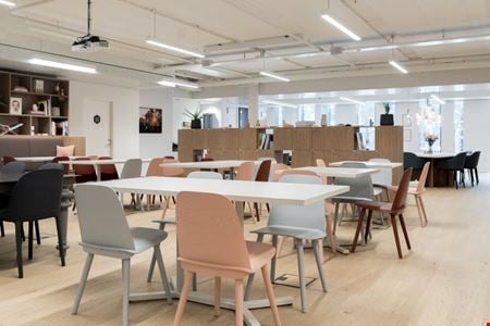 Preview of 25% off Newbury Street Coworking space for Rent