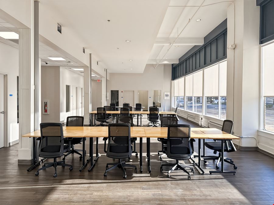 WV, Charleston - Quarrier St