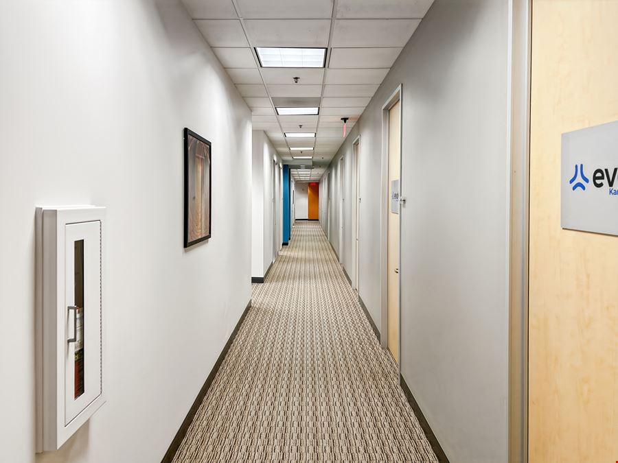 KS, Overland Park - Lighton Tower