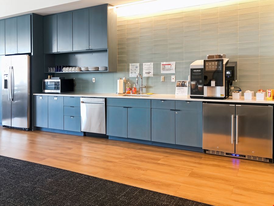 WI, Glendale - Bayshore Town Center