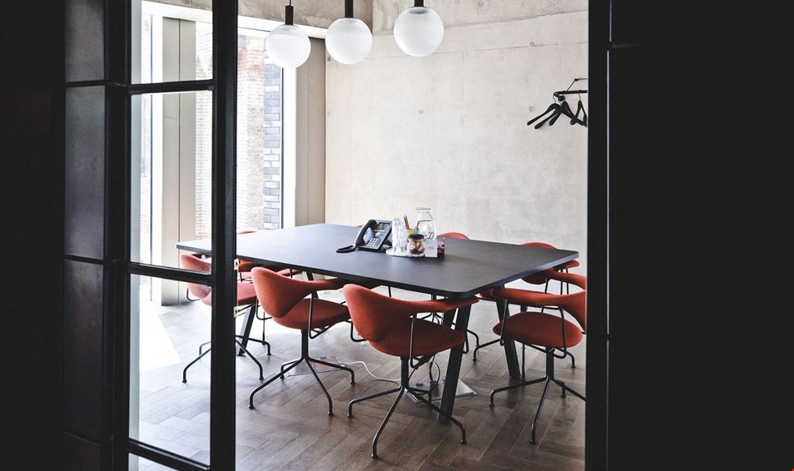 Fora - The Stanley Building