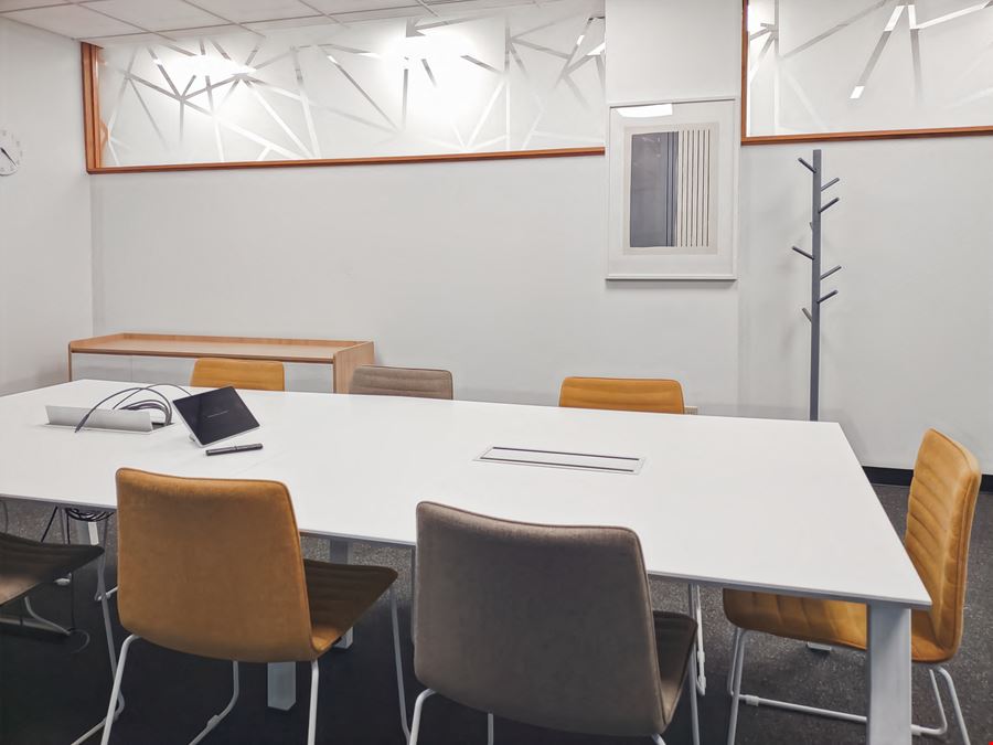 WI, Waukesha - 259 W Broadway