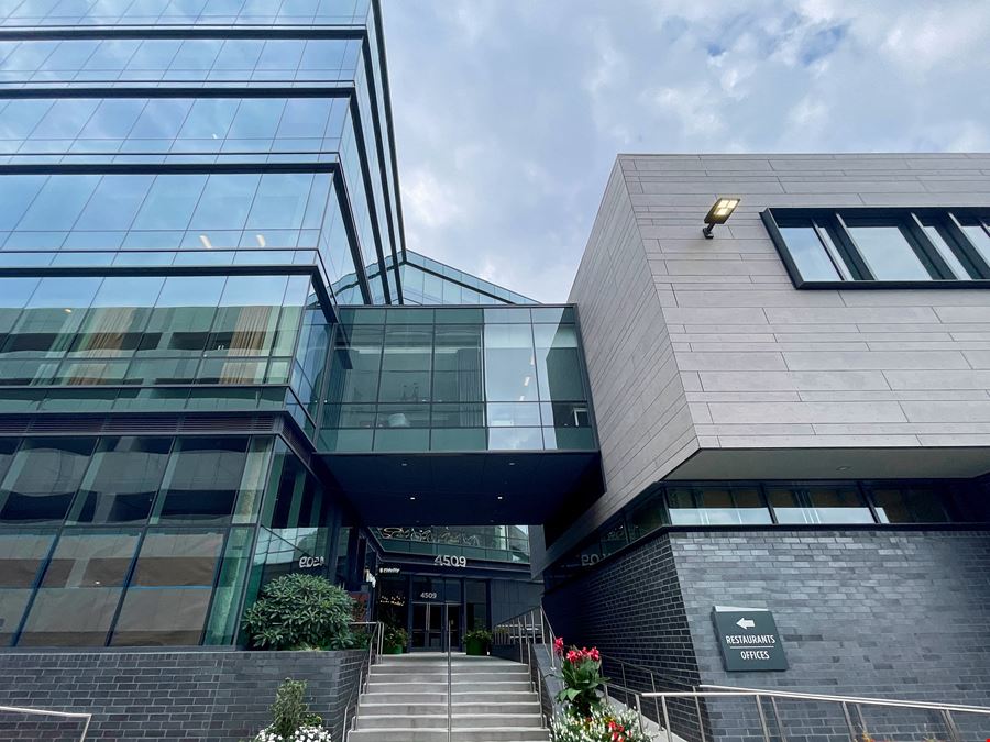 NC, Raleigh - Spaces Crabtree Terrace