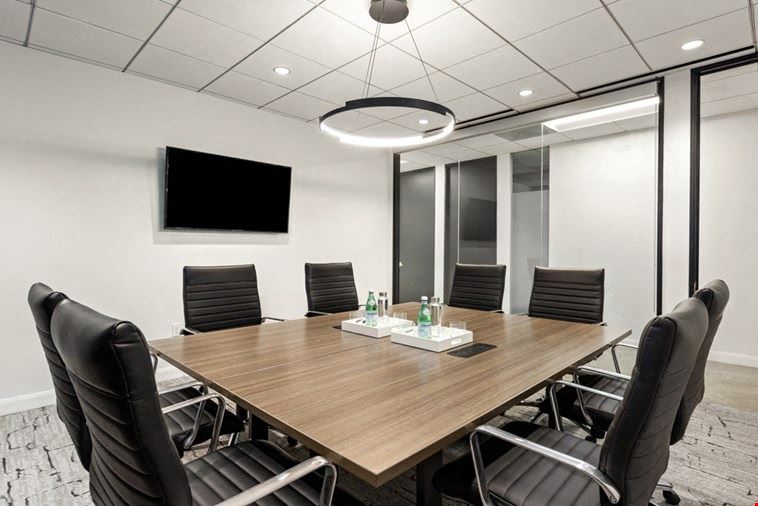 6th Flr - 8 Person Room