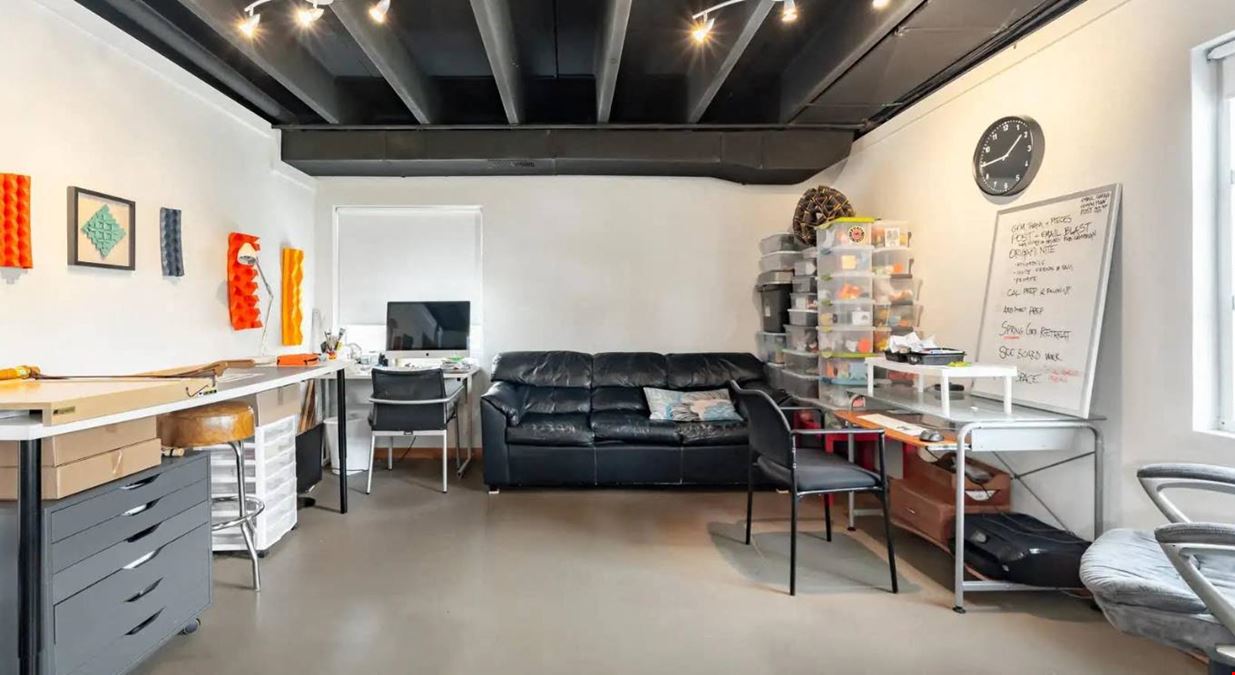 5.0.Lou Co-Working Space