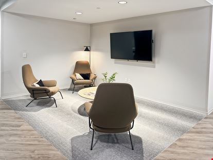 Spaces - Washington - 800 Maine Avenue