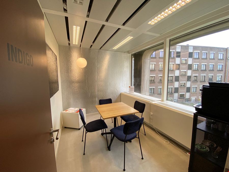 Silversquare  Louise