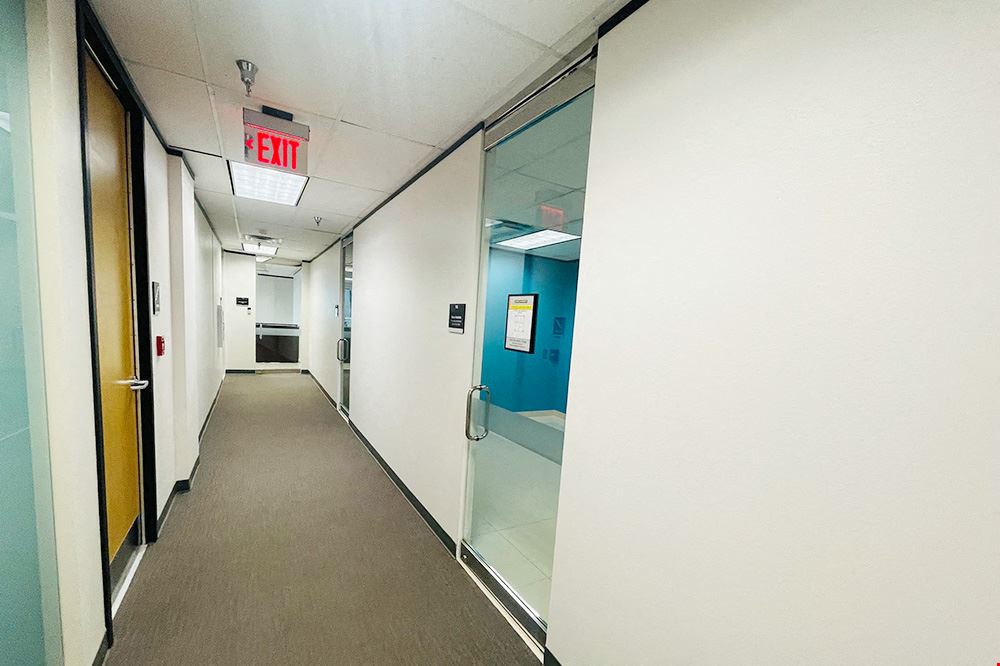 8330-8360 Lyndon B Johnson Fwy