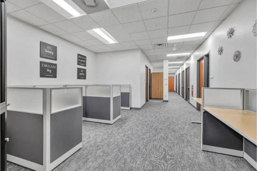 6081 Hamilton Boulevard