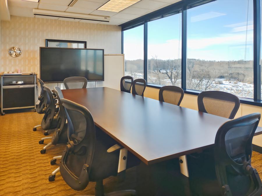 Regus - Waukesha –