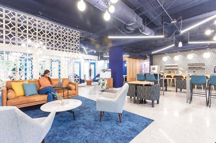 Expansive Coworking Lounge