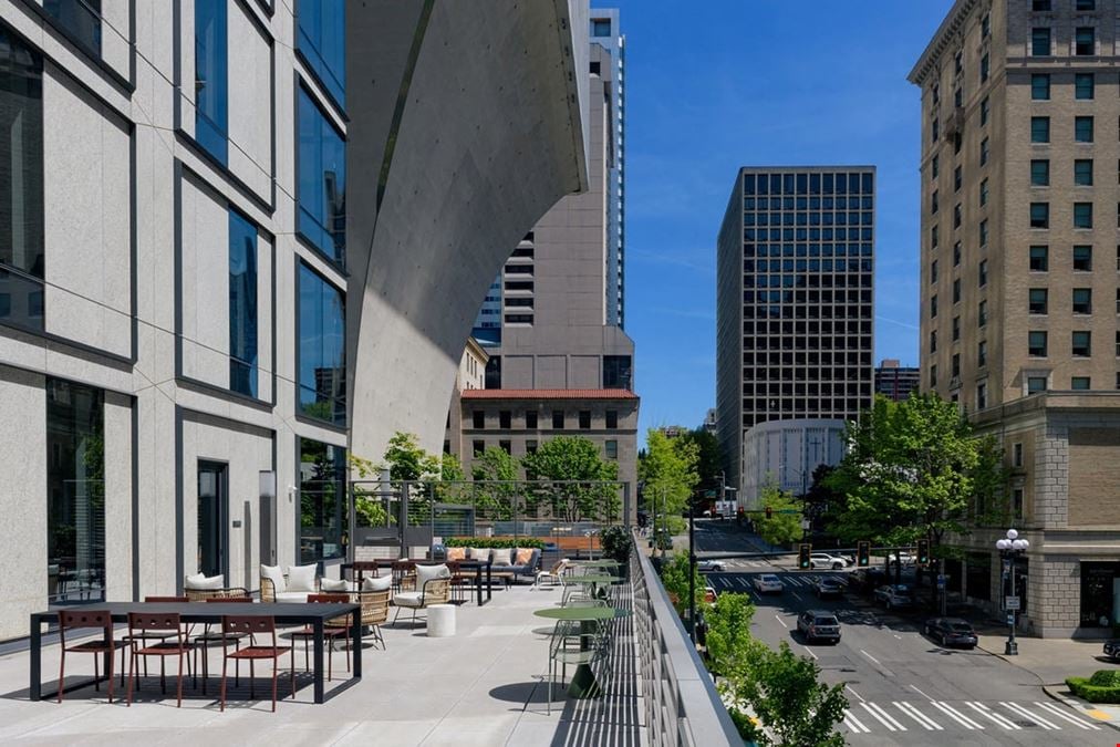 Industrious - 400U @ Rainier Square