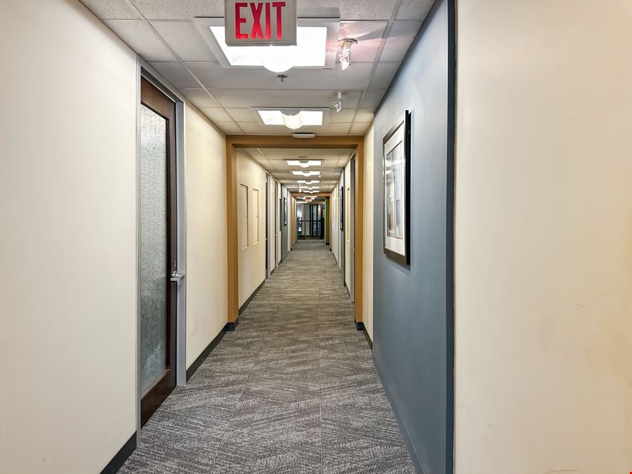 Regus - Ottawa – Fairmont Chateau Laurier