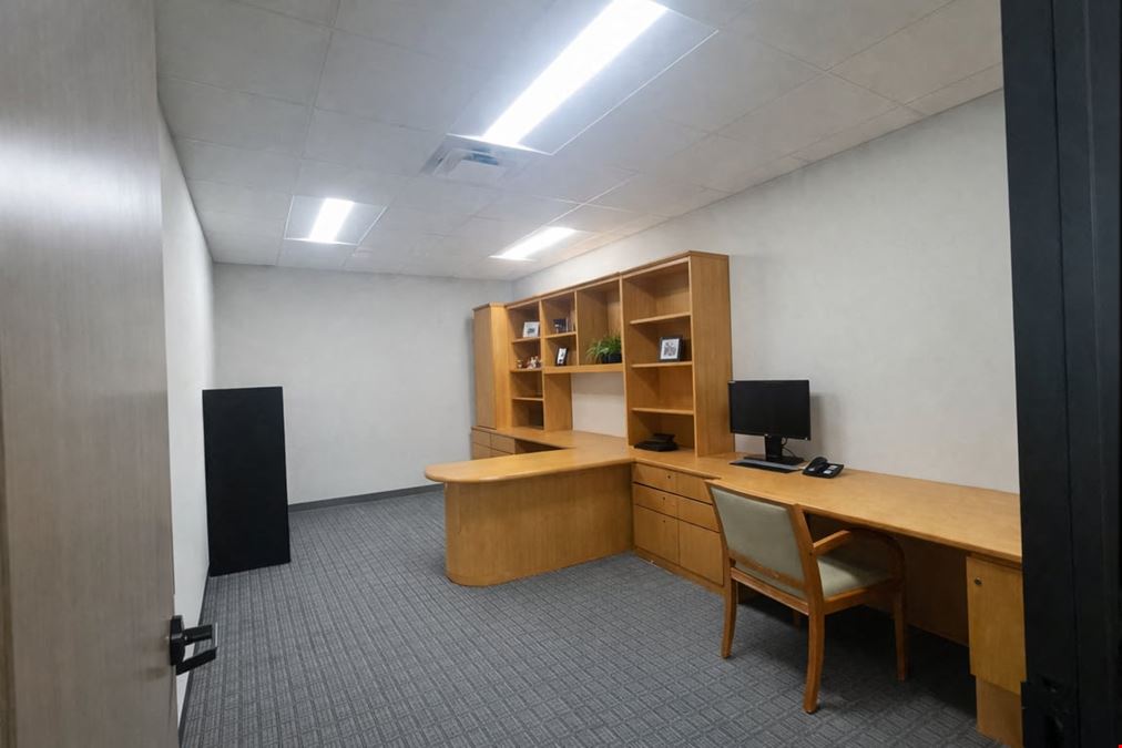 Interior Private Office 450-13