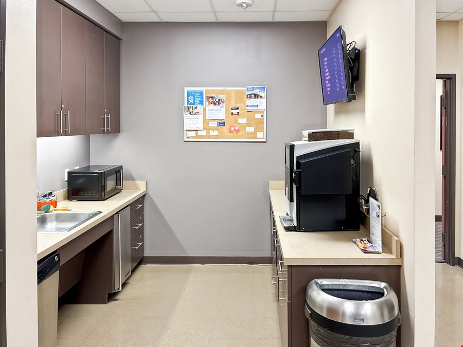 TX, Grapevine - Vineyard Centre II