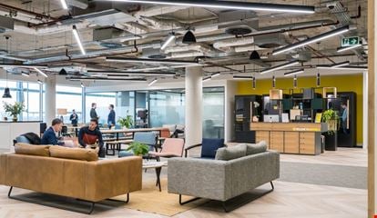 Venture X - Chiswick Park