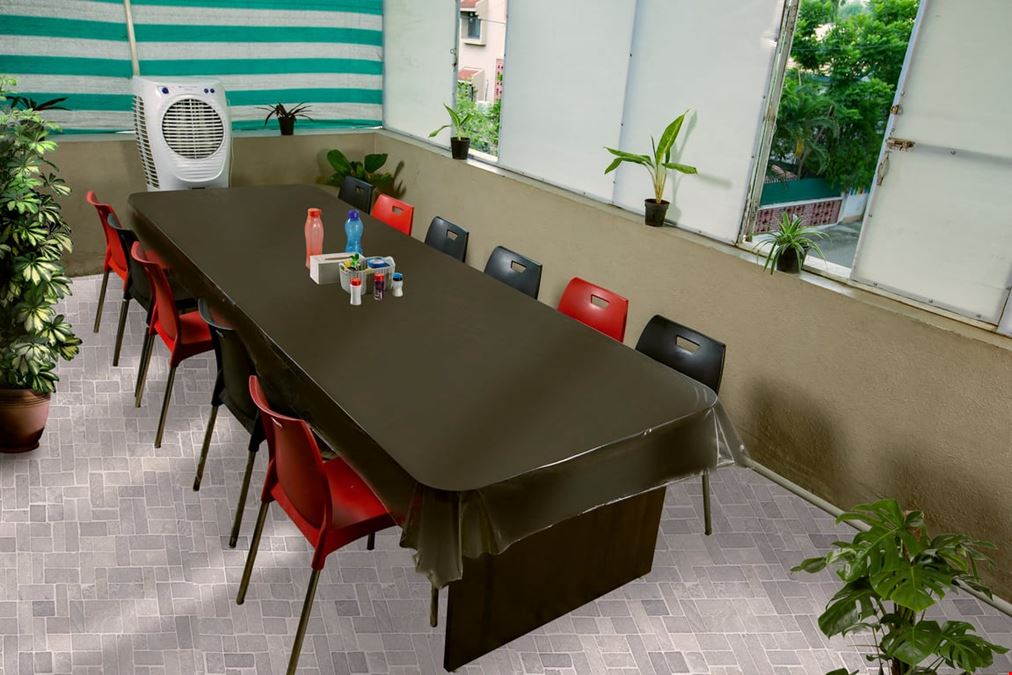 Divine Coworking - Cosmos Gardens