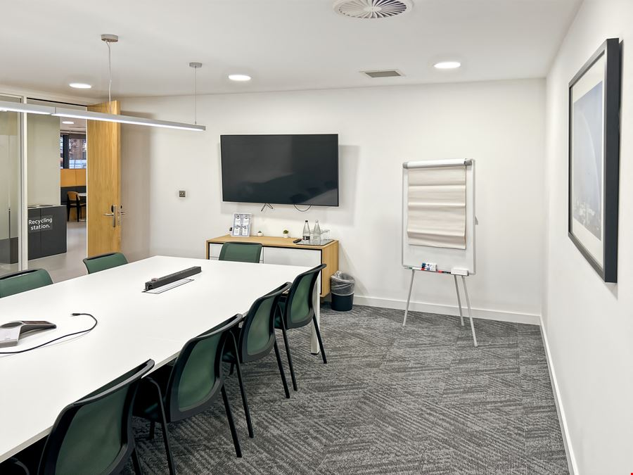 Regus - St James Tower