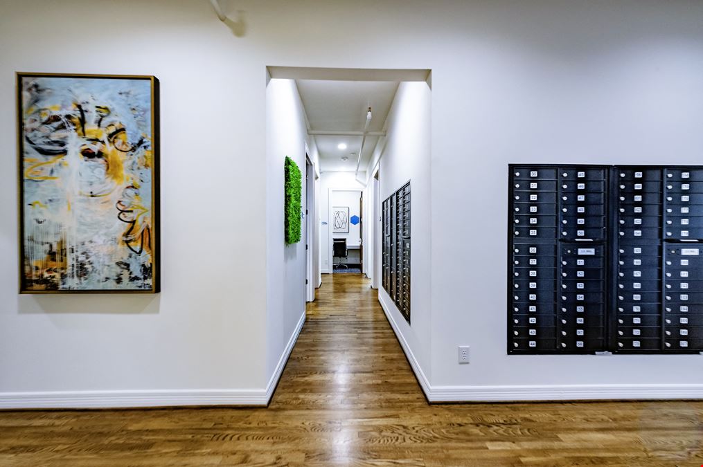 Urban Office - Heights Mansion