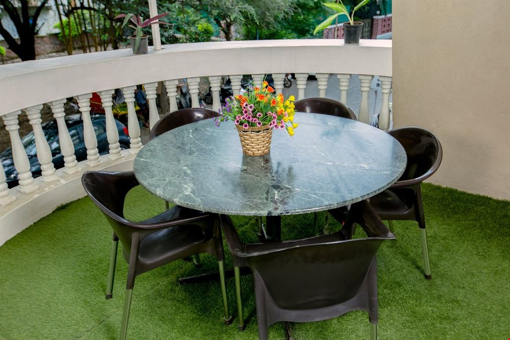 Divine Coworking - Cosmos Gardens