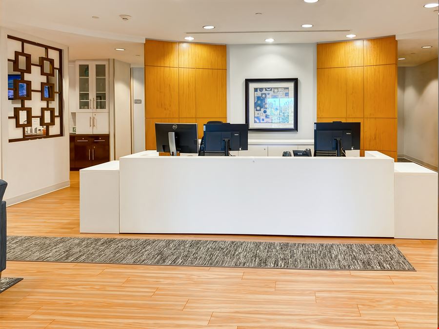 IL, Warrenville - Cantera