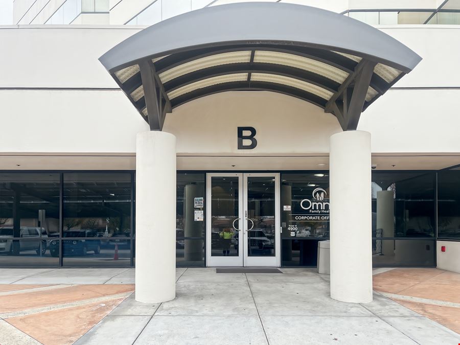 CA, Bakersfield - 4900 California Avenue