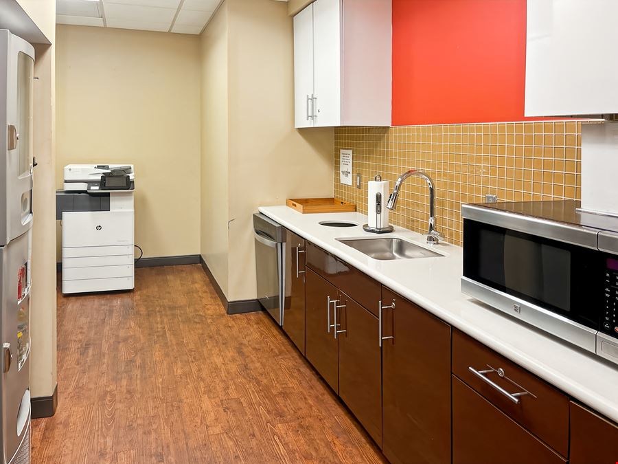 FL, Vero Beach – Miracle Mile Plaza