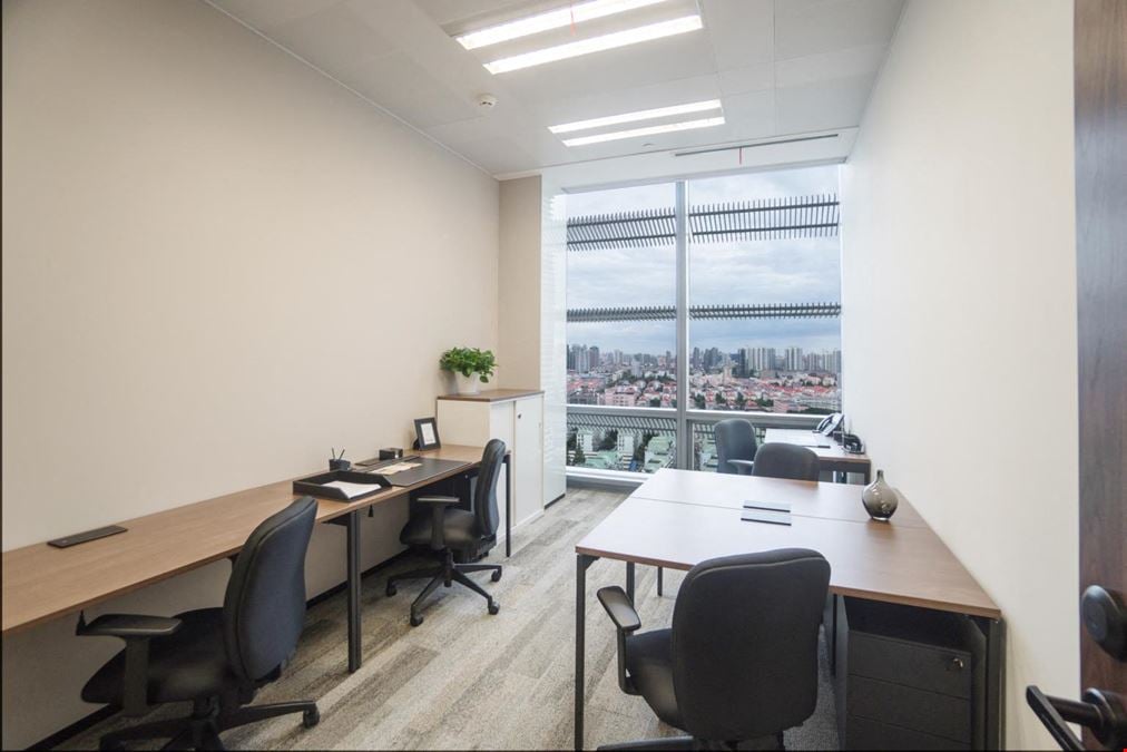 CEO Suite - Shanghai Lujiazui Finance Plaza