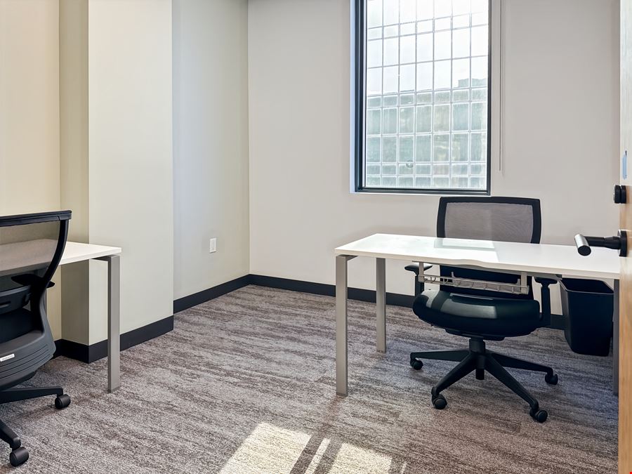 Regus - Hollywood - 1895 Tyler Street