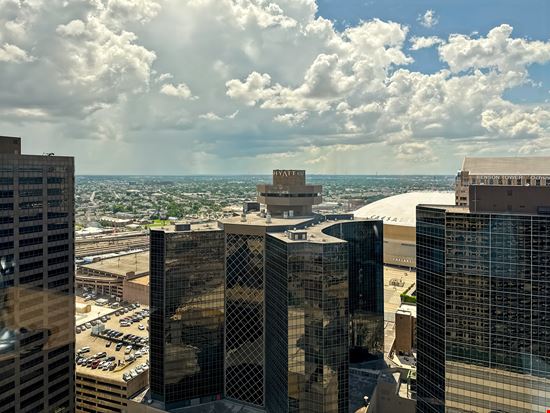 LA, New Orleans - Energy Centre Building