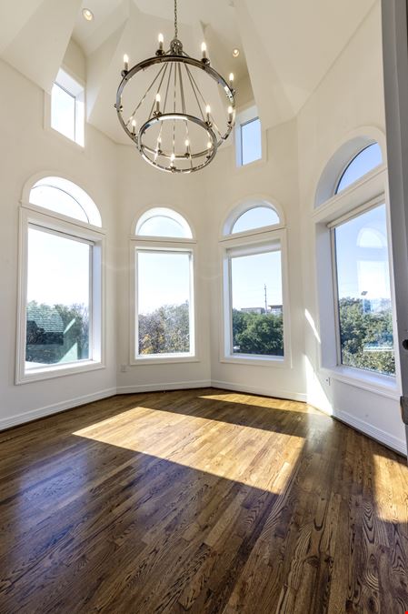 Urban Office - Heights Mansion