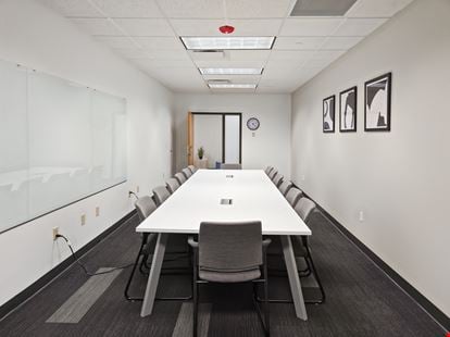 Regus - Appleton - W College Ave