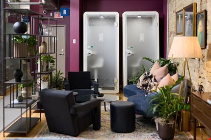 iQ Offices - 140 Yonge Street