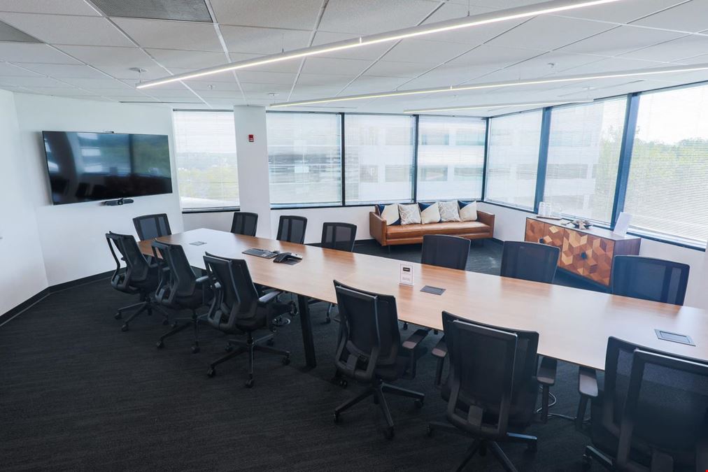 Venture X Columbia Town Center