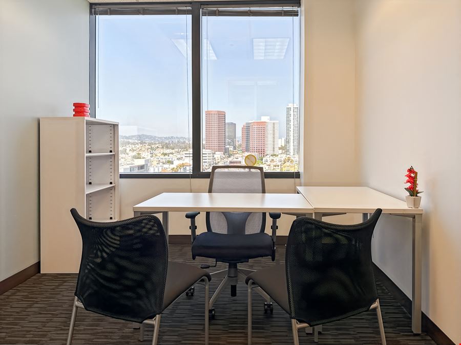 CA, Los Angeles - 12100 Wilshire Blvd