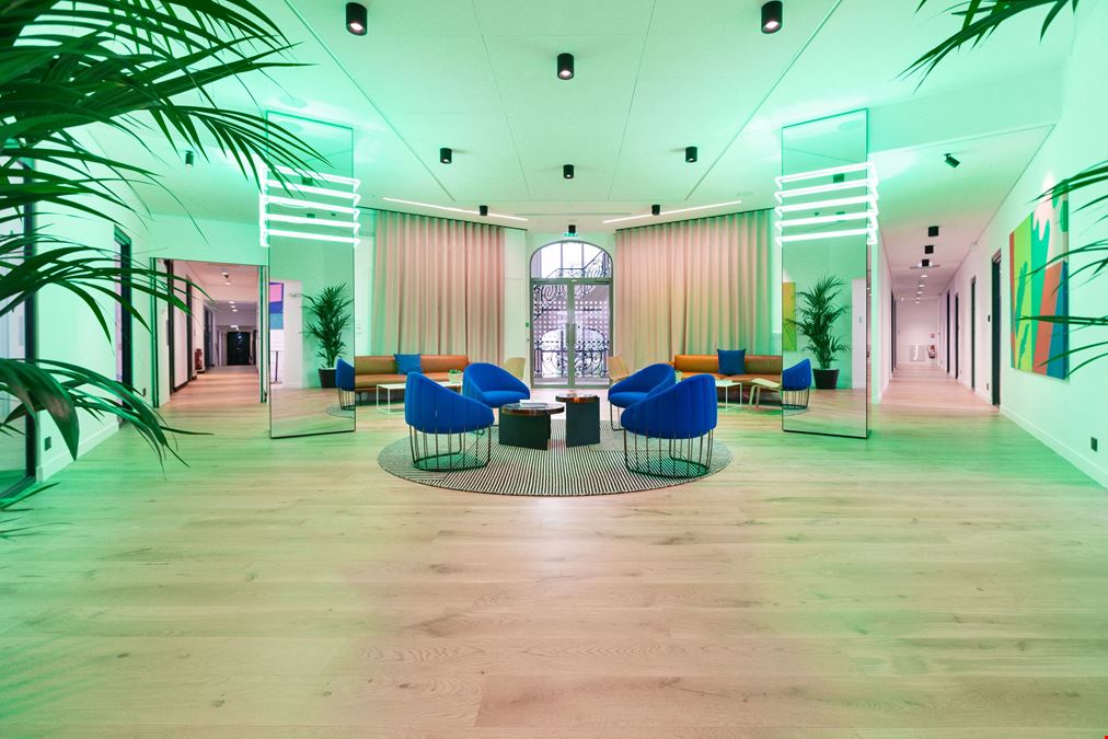 92 Av. des Champs-Élysées