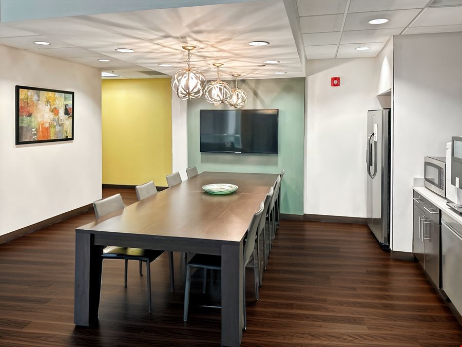 Regus - Dearborn