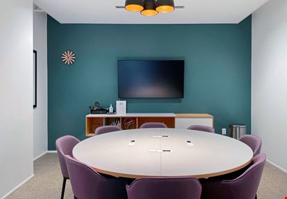 NC, Raleigh - Spaces Crabtree Terrace