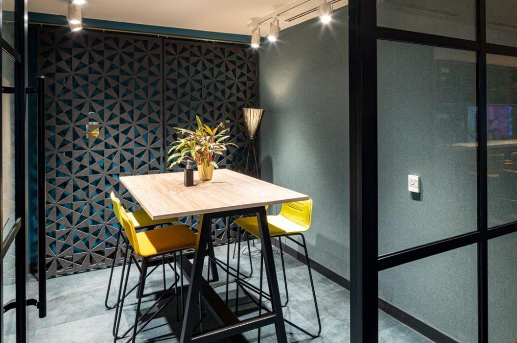 Landmark: Oxford Street