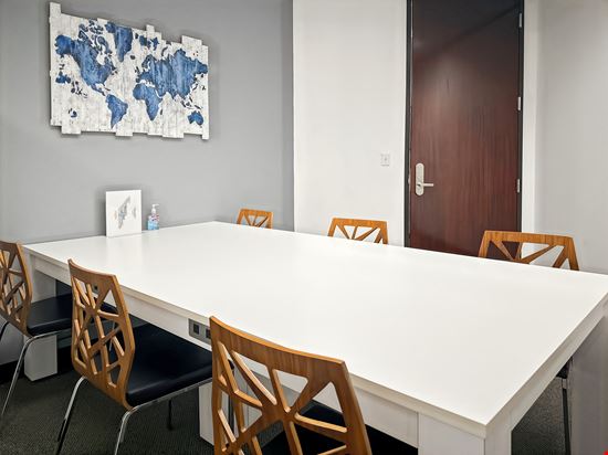 LA, New Orleans - Energy Centre Building