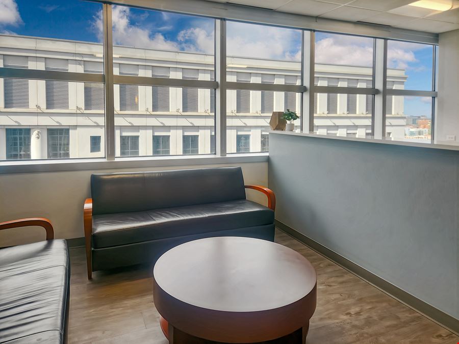 Regus - Denver - N Broadway