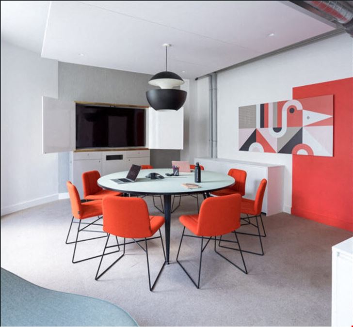 Deskopolitan Voltaire