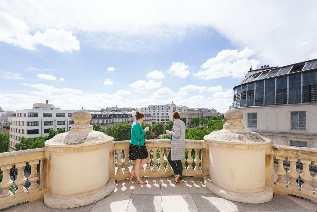 92 Av. des Champs-Élysées