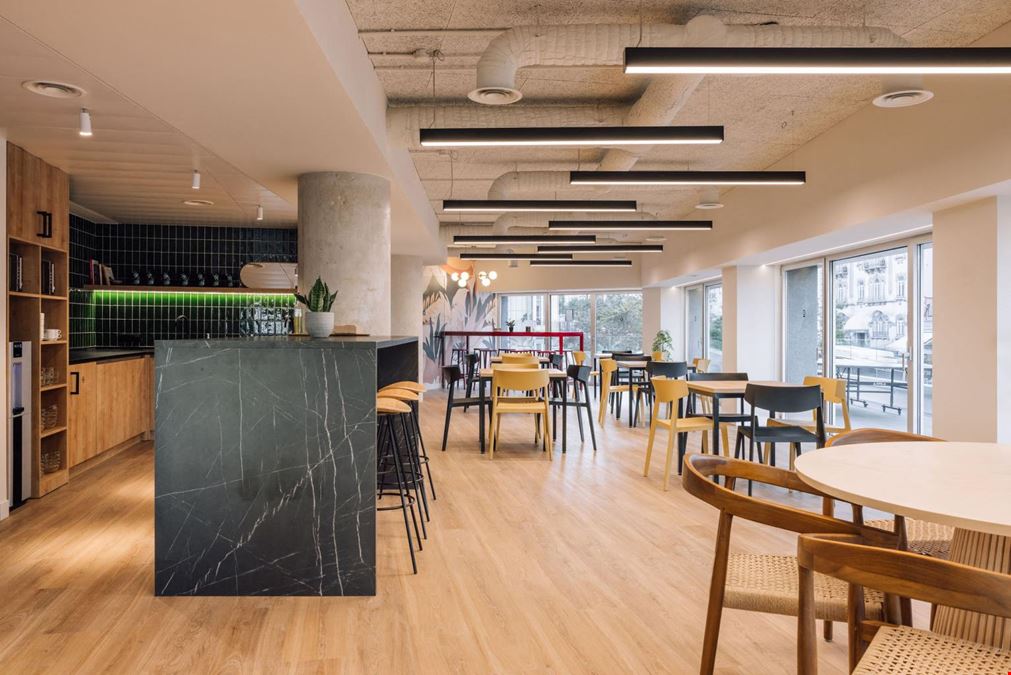 Monday - Marqués De Pombal