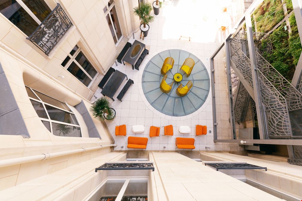 92 Av. des Champs-Élysées