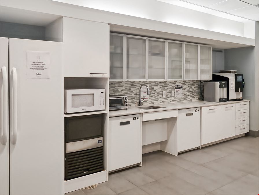 TX, Bee Cave - Hill Country Galleria