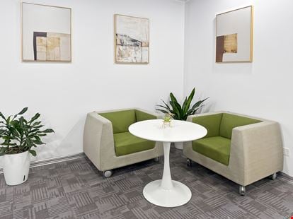 Preview of CA, Glendora - West Foothill Boulevard - desk space in Glendora